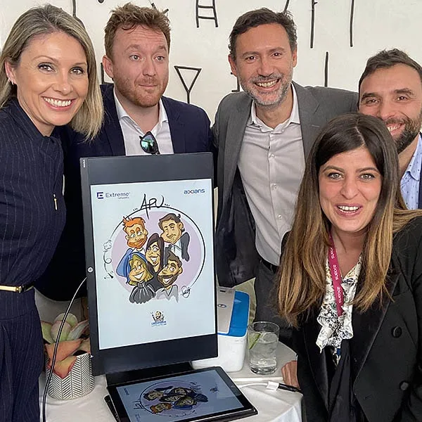 caricatura de grupo en directo