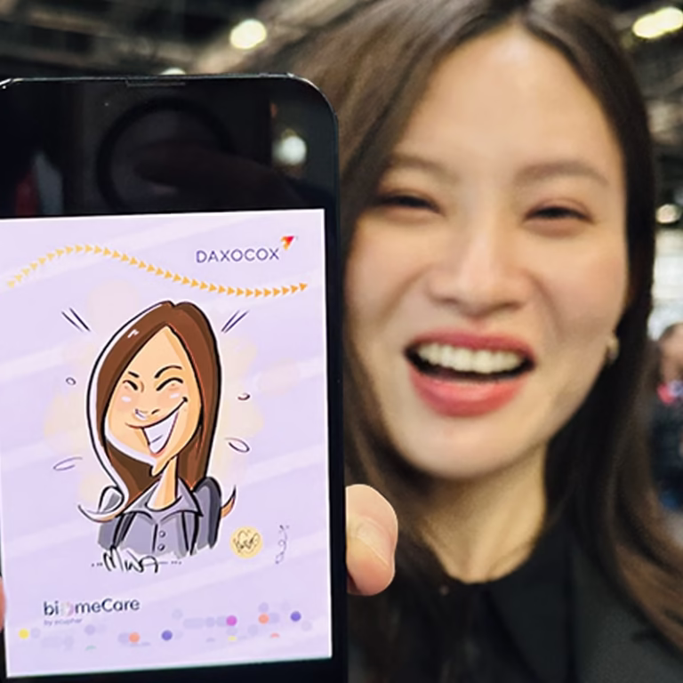 chica con caricatura en directo 3